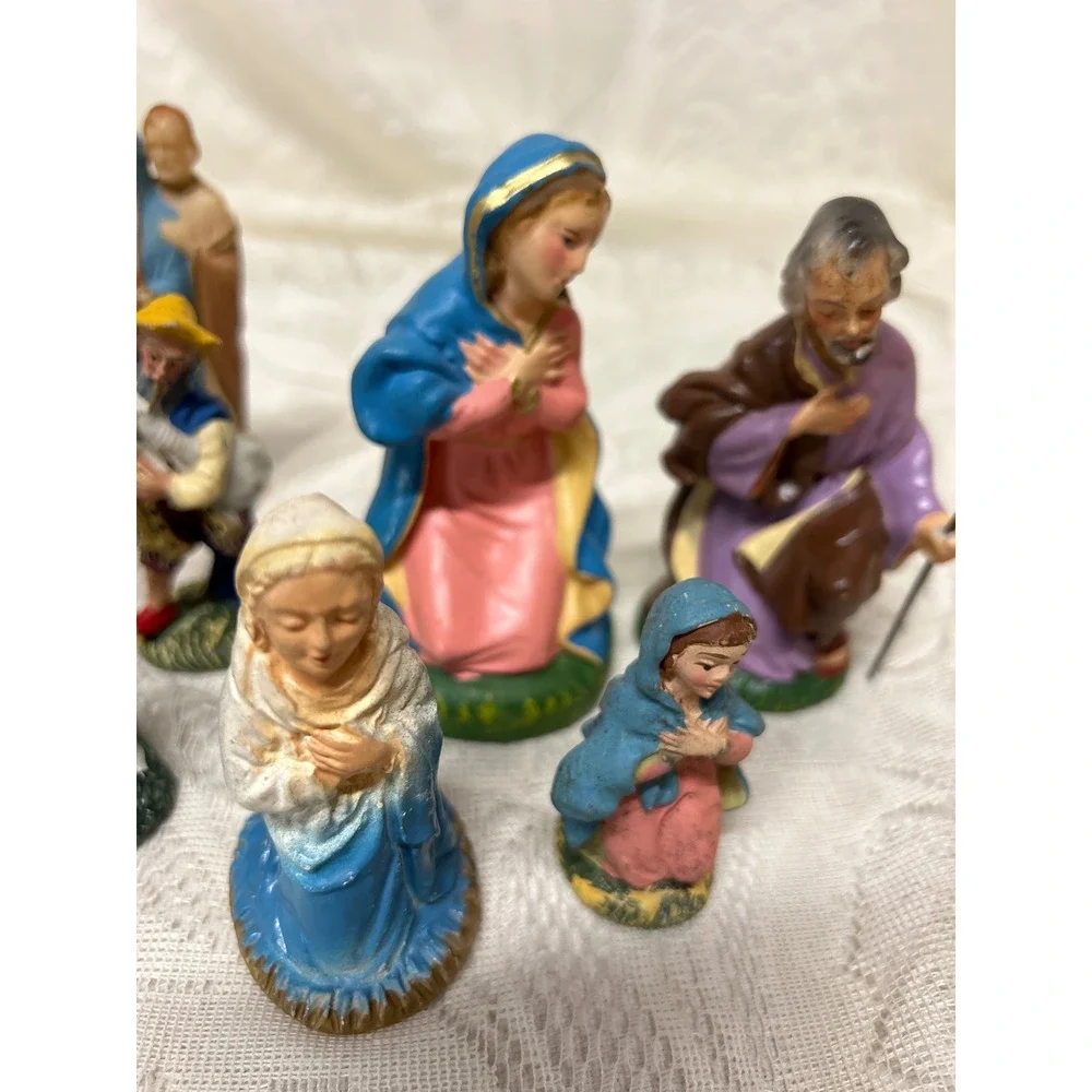 Nativity Scene 9‎ Figurines Assorted Joseph Mary Jesus Magi Shepherd Bagpiper